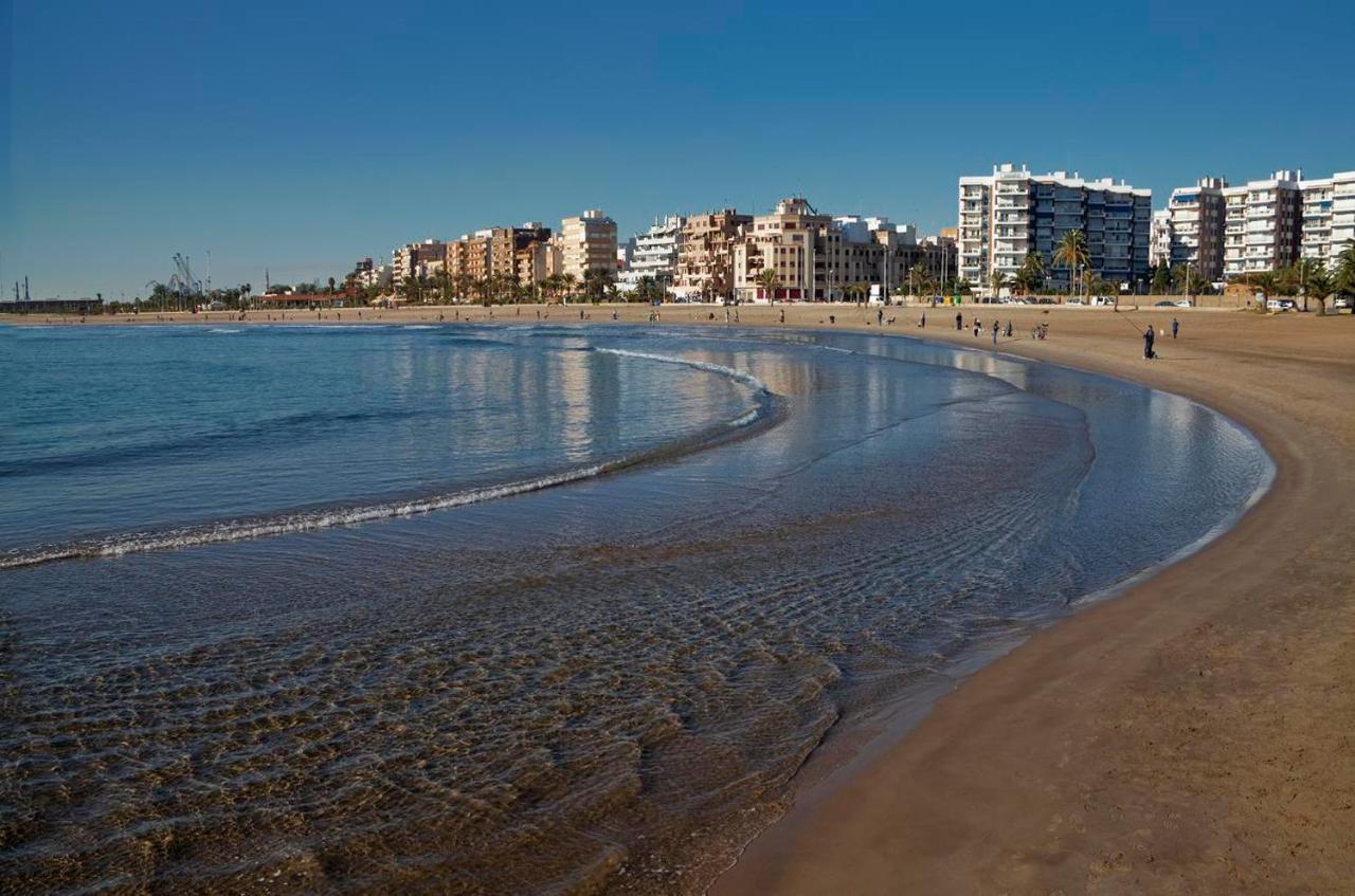 Uim Mediterraneo Pb Felipe 1 Wifi Puerto de Sagunto Exterior photo